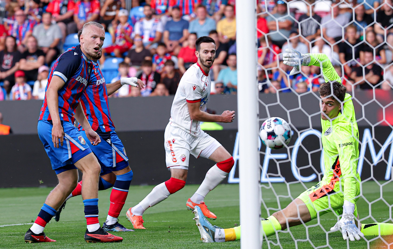 Viktoria Plzen vs Crvena Zvezda (00:00 – 28/08)